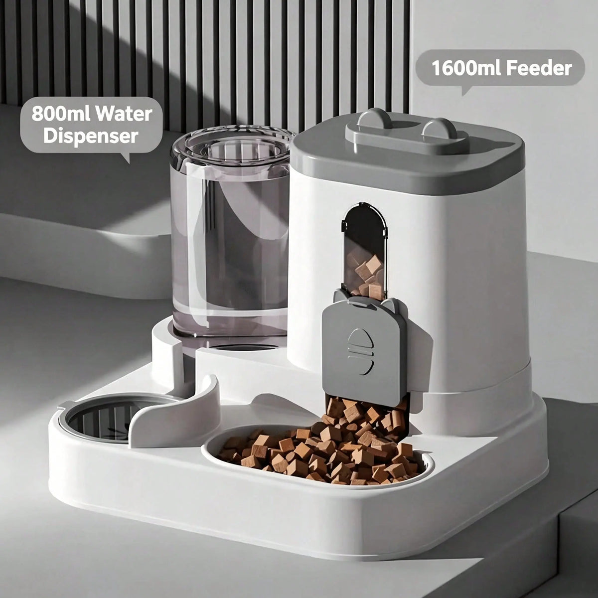 Furralo 2-in-1 pet feeder with separate food and water compartments